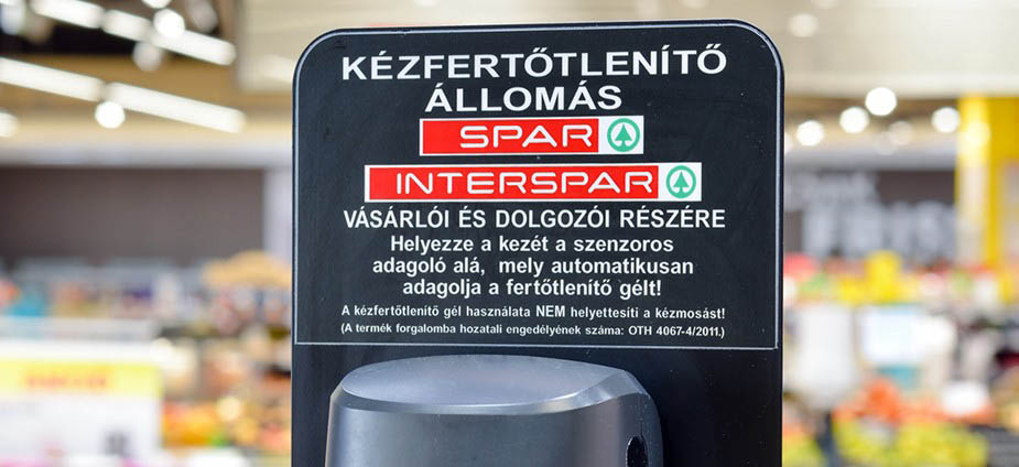 Kézfertőtlenítő állomásokat telepít a SPAR