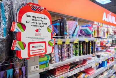 Csaknem 1600 nehéz sorsú gyermek iskolakezdését segíti az Adni Öröm! jótékonysági tanszergyűjtés