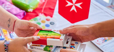 Több mint 1600 diák iskolakezdését könnyítette meg idén az Adni Öröm! tanszergyűjtés